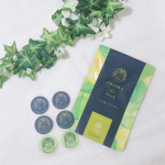 ﻿﻿﻿アロマ de マスクを使わせて頂きました✨﻿﻿アロマが香るシールで﻿マスクの外側に貼って使います！﻿﻿今回はベルガモットブレンドの香りで﻿ベルガモットを&hellip;のInstagram画像