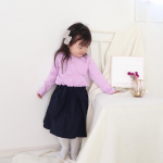 *🌸*春色 ♡.&deg;少しずつ暖かい日が増えてきて嬉しい ⸝⸝⸝平日は ロンT パンツの幼稚園スタイルなので土日はワンピ着せることが多いよ 𓂃っ 🧏🏻&zwj;♀️ラベンダー&times;ネイビーのドッキン&hellip;のInstagram画像