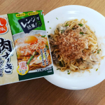 #だしCOOK#レンジでチンしてあえるだけ#プレ節#monipla#marutomo_fan 豚バラとうどんだけ！らくちん！こどもとつくれました❤️のInstagram画像