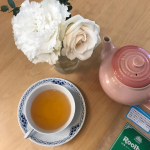 💐そろそろ春の予感&hellip;今年も痒い季節が&hellip;ルイボスティーに抗ヒスタミン効果があるとのことで、お試しを☕️このルイボスティー🫖生葉という緑茶製法らしく、今まで飲んだことのある&hellip;のInstagram画像