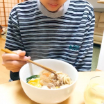 #キンレイ #なべやき屋キンレイ #牛すき焼うどん #お水がいらない #子供が作る #冷凍食品 #子供ごはん #monipla #kinrei_fanキンレイの『お水がいらない　牛すき焼きうど&hellip;のInstagram画像