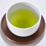 そろそろ春の予感&hellip; 今年も痒い季節が&hellip; ルイボスティーに抗ヒスタミン効果 があるとのことで、お試しを☕️ このルイボスティー🫖 生葉という緑茶製法らしく、 今まで飲んだことのあるものより さらーっと飲&hellip;のInstagram画像