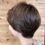 New hair✂️大人ショートをカラーチェンジ！外国人風透明感カラー「エドルカラー」をしていただきました💓暗めトーンの外国人風カラー✨ツヤ感も出てしっとり落ち着いたカラーに♪&hellip;のInstagram画像