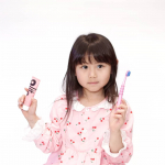 .あいりは歯磨き頑張ってるよ！最近モニターさせてもらってる#アリートこれ、口臭予防成分配合の歯磨き粉なの。あいりさん歯磨き忘れて寝ちゃった時とか&larr;おいまぁまぁ臭いからね！&hellip;のInstagram画像