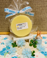 ・手作り洗顔石鹸専門店　アンティアン・スーパークイーンオブソープ　ラベンダー・・モコモコ泡立てて使うのではなく擦って出てきたヌルヌル成分で洗うので肌を滑っていく感じが凄い気持ち&hellip;のInstagram画像