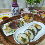 ストレスなのか疲れがどっと出て、ようやく回復。で、周回遅れの節分😆山菜の手巻き寿司を作りました❣️恵方巻は買いそびれたけど、やっぱり海鮮は食べたいので&hellip;&hellip;　久しぶりに鰹のタタキも。◼正田&hellip;のInstagram画像