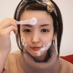 おうちで #炭酸パック 続けてる💆&zwj;♀️ぽってり塗って垂れないし、びろ〜んとはがせて、洗顔なくてラクチン🥺（前回の動画📹▶️）最近は洗面所じゃなくて、リビングで炭酸パック作って塗って💆&hellip;のInstagram画像