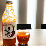 朝起き抜けに人参ジュースを飲みました🥕✨この人参ジュース、なんと保存料などの添加物は一切不使用！にんじんとりんご🥕🍎だけで作られてるんです。前に手作りにんじんスムージー&hellip;のInstagram画像
