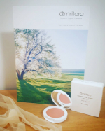 マスクメイクで、ついつい忘れがちなチーク。でもアイメイクだけ頑張ってもランチでマスク外した時に血行悪く見えて残念メイクになってしまうぅー。でもチークがマスクによれたり乾燥が気になるねん&hellip;のInstagram画像