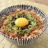 「おかか卵かけご飯」の画像（1枚目）