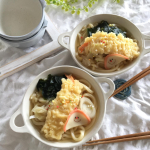 休日のブランチ𓎩お休みの日はごはんも作る気がしなーい𓅠今食べたのに、またすぐにごはんがやってくる‥𓇢𖥧𖥧𖥧そんなときは、ぱぱっとできるおうどんが助かる𓂃𖥧𖥧&hellip;のInstagram画像