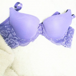 そろそろ春ですね🌸薄着の準備はいいですか？私は春服の用意はしたのですが、ずっとモールドブラを探していました。響かないし。モールドブラって味気ないから、響かない部分にレースが欲しい！&hellip;のInstagram画像