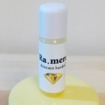 艶髪艶肌研究所さんの「ラ・メラ」を使用してみました&hearts;️この「ラ・メラ」にはお肌の保水に大切な「細胞間脂質」とよく似た働きをする『液状ラノリン』が70％配合されているらしく、肌なじみが良く、&hellip;のInstagram画像