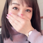 😷今この時期だからこそ、目元が映えるメイクをするべきでは？🤔と思い、アイラインをカラーライナーに変えてみました👀ルミアグラス @lumiurglas スキルレスライナー✨普段、&hellip;のInstagram画像