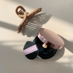 UMIKARAエアレスコンパクトミネラルファンデーションご紹介✨@umikara_aishitoto プッシュしたらファンデーションが出てくるから、使うときに初めて空気に触れる「生ファ&hellip;のInstagram画像