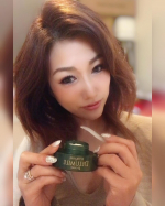 エポラーシェの「デルミール &beta; クリーム」&nbsp;こんな方におすすめ☑真剣に年齢肌のケアしたい☑冬は特に肌が乾燥している&hellip;☑乾燥は気になるがクリームのべたつきは苦手&hellip;☑毎日のマス&hellip;のInstagram画像