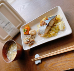 糖質制限ダイエットのために低糖質ごはんのnoshをお試しで取り始めました♡早速食べた鰆の香味焼き美味しかった🤤低糖質メニューだから量足りなかったりメイン少なかったりするかな？？って思ってたけど、結&hellip;のInstagram画像