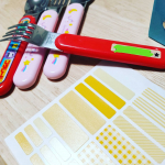 モニプラでモノペタラベルをモニターさせていただきました❤今年は小学校入学&保育園入園(２人)があるので名前つけがたくさん😭😭名前を書くには邪魔にならない柄で、大きさもイロイロあってこれ&hellip;のInstagram画像