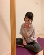 @rhythmandbalance_official 様のふんわりチュニックとふんわりレギンスのセット💜宅トレやヨガにピッタリ🤗白とグレーとブルーと。。全部可愛くて迷ったけど、ライ&hellip;のInstagram画像