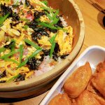 お雛祭りと言えばちらし寿司な我が家😋母はいつも具材を一つ一つ味付けして作っていたな～と思いつつ、混ぜるだけのちらし寿司の素を使う私😁夜勤前でもお手軽に作れるし、これはこれで十分美味しいからいい&hellip;のInstagram画像