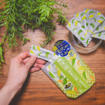 今擦らないスキンケアを実践中の私。洗顔は大好きなpdc抹茶シリーズの酵素洗顔✨⠀⠀粉タイプですが個包装になっているので、ズボラさんでも一回の量を間違わず使えて便利👍笑⠀旅行にもいいねー♪⠀&hellip;のInstagram画像