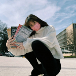 2021.03.06今まで、白色のマスクしか着けてこなかったけど、ピンクのマスクデビューを本日果たしました✨Zoomで一瞬で顔覚えてもらえるし、印象付けにはピッタリかもしれない。このカ&hellip;のInstagram画像