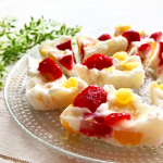 ﻿手作りの贅沢おやつ🍓🍊﻿﻿﻿美味しいフローズンフルーツで﻿ヨーグルト―バークを作ってみました✨﻿﻿水切りしたり凍らせたりと﻿できるまでに時間はかかるけど﻿作&hellip;のInstagram画像