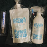 いただきました、除菌スプレー、早速使いました。消臭効果もあると書いてあったのでオムツ箱に吹きかけて一時置いておくと臭いが消えていた！(気がします！)今の時期大事ですよね〜スプレーボトルと持&hellip;のInstagram画像