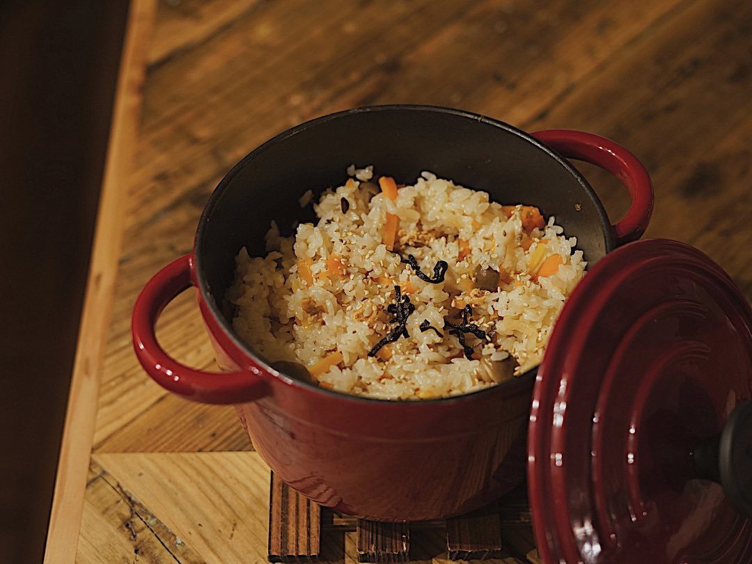 口コミ投稿：.カメラで撮ると夜ご飯もくっきり写ります🍙さてさて、この日はお塩でお馴染みの海の…