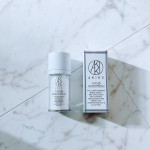 @akiko_cosme さんのヒト幹細胞培養液配合プレミアムエッセンス✨❤️✨❤️✨AKIKO HAS-&beta;✨化粧水の前につかいます。サラッとしたテクスチャーでのびがいいです。ちょっと&hellip;のInstagram画像