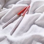 ﻿pdcさん ( @pdc_jp ) のブランド イベリスピメル より﻿抜け感ラインでナチュラルな目力を叶える﻿締め色シャドウライナー﻿クリームシャドウライナー の限定色2色を使&hellip;のInstagram画像