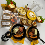 グリーンハウスのフードスモーカーを使って自宅で燻製料理を作りましたよ！こんな便利なものがあるなんて驚きでした燻製ハンバーグやソーセージにベーコンポテトサラダにチーズにナッツ&hellip;のInstagram画像