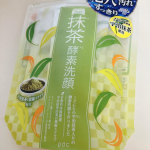 ワフードメイド「宇治抹茶 酵素 洗顔」宇治抹茶の微細なスクラブと2つの酵素で毛穴汚れを落とします✨パウダータイプですが、簡単に泡立ってくれるので使いやすい！ほんのり緑色の泡が抹茶を感じ&hellip;のInstagram画像