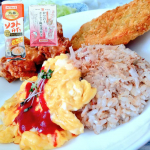 《おうちごはん》削り節屋のふりかけ🐟でワンプレートごはん　今日は色々あってしょんぼりしてたので&hellip;ごはんはワンプレートに🍽（千切りキャベツは別添え🤭）食欲がわかないときは混ぜご飯に限る！そしてごはん&hellip;のInstagram画像