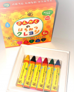 【書き味なめらか】持ちやすい★ちょっと太めの三角軸クレヨン(6色)お試しさせていただきました♡さんかくのはちみつクレヨンは持ちやすいちょっと太めの三角軸のクレヨン。ミツロウを使用したソ&hellip;のInstagram画像