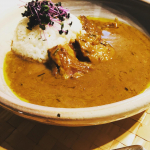 今日は先日お取り寄せをした五島の鯛で出汁をとったプレミアムな高級カレーを食べてみてました🤗こんなに大きなお肉が入っているレトルトカレーは初めてです。大きいですが歯がなくても食べれるほどホロホロ&hellip;のInstagram画像