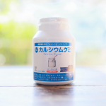 子ども向け健康食品カルシウムグミ ヨーグルト味をお試ししました✨.伸び盛りの子供には欠かせない、カルシウム、ビタミンD、亜鉛、マグネシウムなどをバランスよく配合したグミタイプの栄養機能食品。&hellip;のInstagram画像