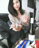 おはようございます☺.今朝幼稚園バスを待っている時に次女が、「アレ？mmってパンツ履いてるっけ？」って言い出しました。見てみたら履いてませんでしたが、レギンス履いてたしバスも来ちゃったし、&hellip;のInstagram画像