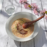 お花見しながらラーメンを食べよう♪お水がいらない ラーメン横綱のモニターしました。関東は桜が咲き始めてきました。本当なら桜の木の下でラーメン横綱を食べたかったけど。今年はがまん。おうちでお花&hellip;のInstagram画像