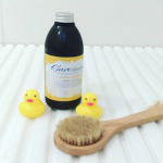 またまた素敵な商品をモニターさせていただきました✨容器も素敵で、本格的な温泉のようなお風呂を満喫させていただきました☆これはオレンジの香りでした。ぜひ見かけたら手に取ってみてください😆#お風呂&hellip;のInstagram画像