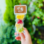 【フローズンフルーツにご機嫌🍓】﻿﻿我が家の子どもたちは﻿フルーツ大好き。﻿﻿﻿いつも何かしらのフルーツは﻿ストックしており﻿時々自家製の﻿フローズンフルーツを作り&hellip;のInstagram画像