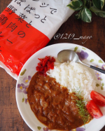 こんにちは【LOHACO限定】レンジでぱぱっと野菜と鶏肉のカレー辛口をランチで食べましたーーー🍛鶏肉の旨味をベースに20種類以上のスパイスをブレンドしたカレー粉を使用し&hellip;のInstagram画像