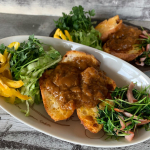 LOHACO限定「レンジでぱぱっと野菜と鶏肉のカレー」を頂いたので、カレーフレンチトーストにアレンジしました。袋のまま温められて、レンチン最中はぷくーっと袋が膨らみます。このカレーはハチ食品さ&hellip;のInstagram画像