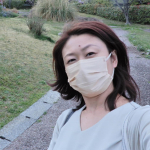 髪の色変えました🎵明るいところで見るとどうかな～と自撮り😁(顎が二重顎チックに写ってる😅)オレンジっぽい⁉️パープルなんだけど😅少し前にアッシュ系入れたら全くわからず😓美容師さ&hellip;のInstagram画像