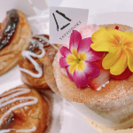 YATSUDOKI🍰🧁❤️ぼる塾が考案した薔薇とワインのケーキ🌹ほんのり香って女子！って感じでした🥰私はモンブランが好き❤️#yatsudoki#母の日 #野菜をMOT&hellip;のInstagram画像