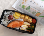 健康コーポレーションさまの『かけべじ』をモニターさせていただきました😆👌小袋に入っていて、ご飯や豆腐などの上にふりかけて食べたり、混ぜるだけで手軽に野菜をとれます✨私は卵焼きにいれてみました～😘🌟&hellip;のInstagram画像
