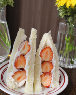 #記念すべき初めて作る#いちごサンド#美味しく出来た@owl_food_com#産直アウルのテレビcm再現レシピ #生産者さんに美味しいを届けようみんなの投稿見てて作りたく&hellip;のInstagram画像