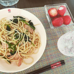 ほうれん草とベーコンの和風パスタ🍝﻿cookpad課金勢なのですぐ調べれるの本当便利😆﻿美味しかったです✨﻿スープも作ればよかったけど、作るのめんどくさかったので〜💦﻿ごちそうさまでし&hellip;のInstagram画像