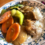 モニター当選品、いただきました！略して「五島牛の鯛カレー」（笑）コクがあって、良質な油でマイルドな辛さ。具は何も入ってなかったので、焼き野菜にしてプラス。&hellip;のInstagram画像