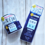 『ピュア　ナチュラル』の美白ラインお試しです🎵エッセンスローション ホワイトは化粧水＋乳液でとろみ感のあるテクスチャーだけど、ベタベタしなくて良かったです👍クリームエッセンス ホワイトは美&hellip;のInstagram画像